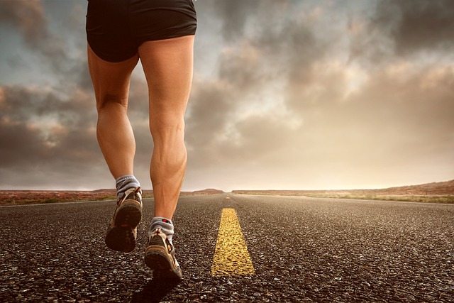 Jaká cvičení a tréninkové metody jsou vhodné po operaci kýly pro lepší návrat k běhání?
