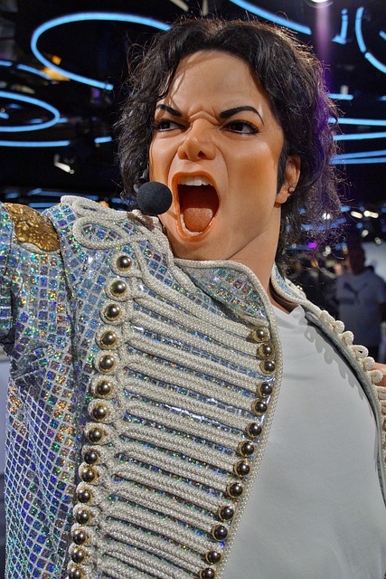 Významné ‍hudební i vizuální inovace ‌v díle Michaela Jacksona