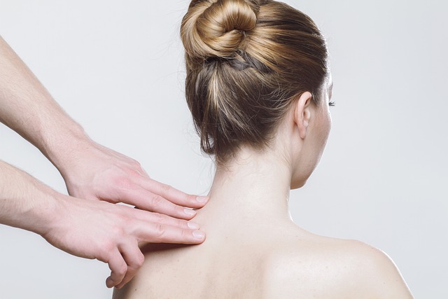 Fyzioterapie a masáže pro zlepšení hojení jizvy