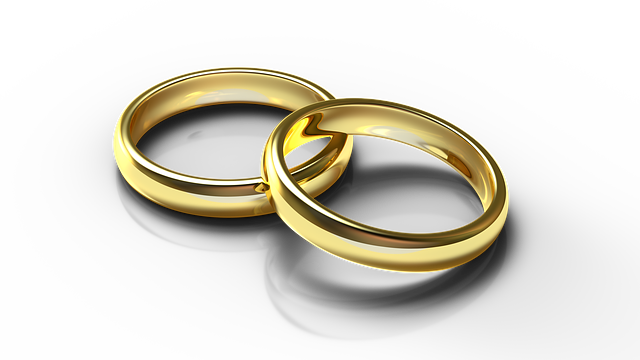 1. Ceny zlatých prstenů: Jak se liší v závislosti na materiálu