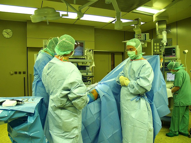 Příprava a ⁢průběh operace menisku