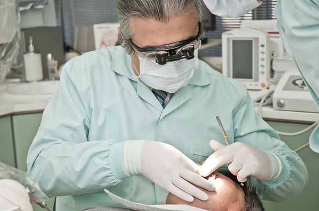 Jak si udržet bílé zuby po profesionálním bělení