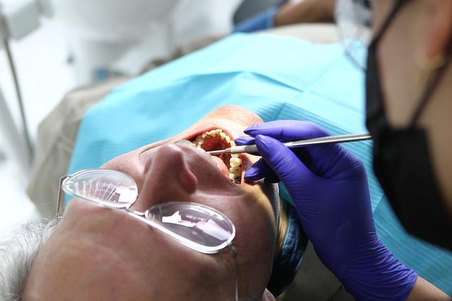 Jak si vybrat správného odborníka pro bělení zubů v Prostějově