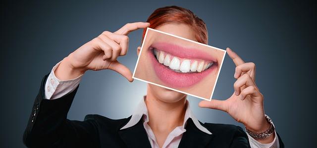 Proč žluté zuby jsou estetickým problémem?