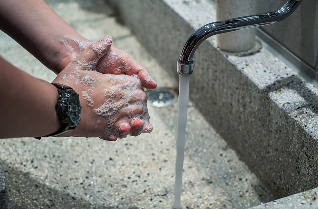 Správná hygiena očních víček po chirurgickém zákroku