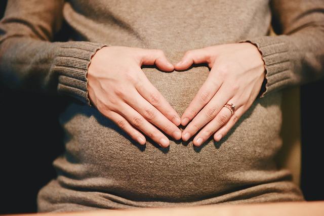 Chemický peeling kyselinou glykolovou a těhotenství: Co je bezpečné?